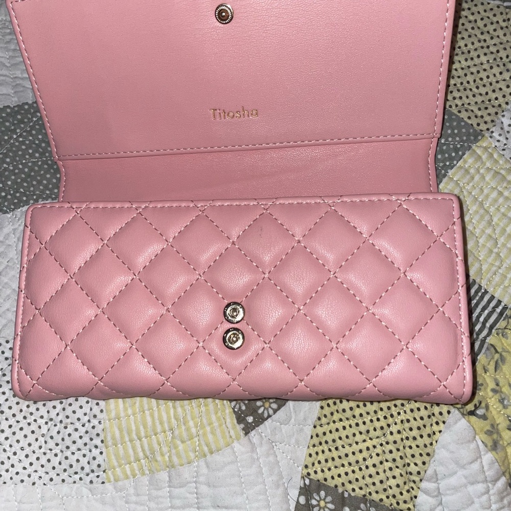 Quilted Trifold Wallet - Picture 3 of 7